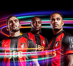 AFC Bournemouth X BJ88 បង្ហាញដោយមោទនភាពនៅលើផ្នែកខាងមុខនៃអាវរបស់ AFC Bournemouth ដែលតំណាងឱ្យភាពជាដៃគូដ៏ស្វាហាប់ដែលភ្ជាប់ភាពល្អឥតខ្ចោះនៃកីឡាជាមួយនឹងការទទួលស្គាល់ម៉ាកយីហោជាសកល ដែលផ្តល់អត្ថប្រយោជន៍ដល់អ្នកគាំទ្រ និងអ្នកលេងដូចគ្នា។